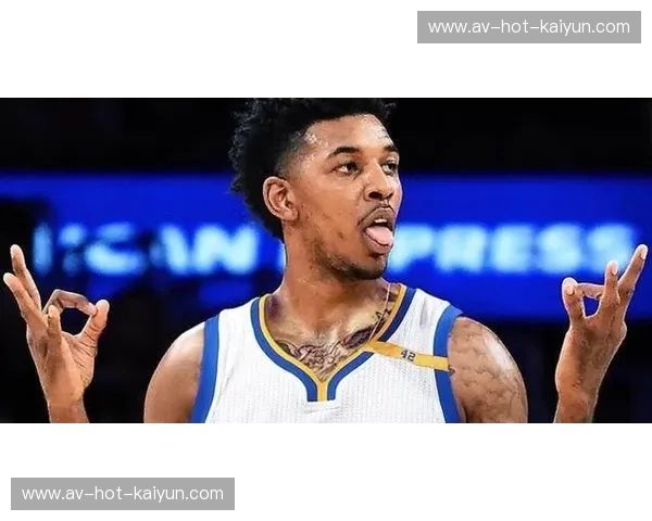 旧神与新王的“北加州内战”:当库里的三分雨遇上萨城的紫色极光 旧神与新王的“北加州内战”:当库里的三分雨遇上萨城的紫色极光