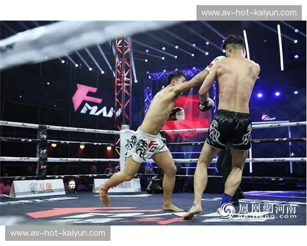 龙影对决铁膝:中国武术与泰拳的百年博弈,谁才是擂台之巅的王者? 龙影对决铁膝:中国武术与泰拳的百年博弈,谁才是擂台之巅的王者?